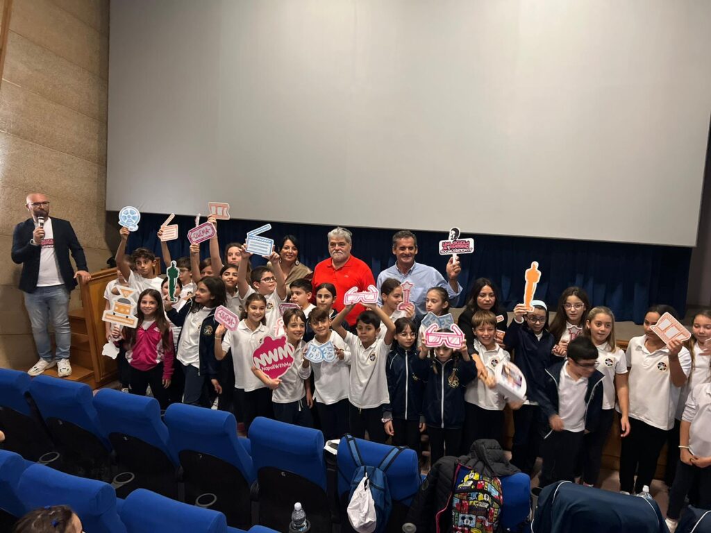 Una Scuola al Massimo Una Scuola al Massimo SocialStation Domenico Di Frenna