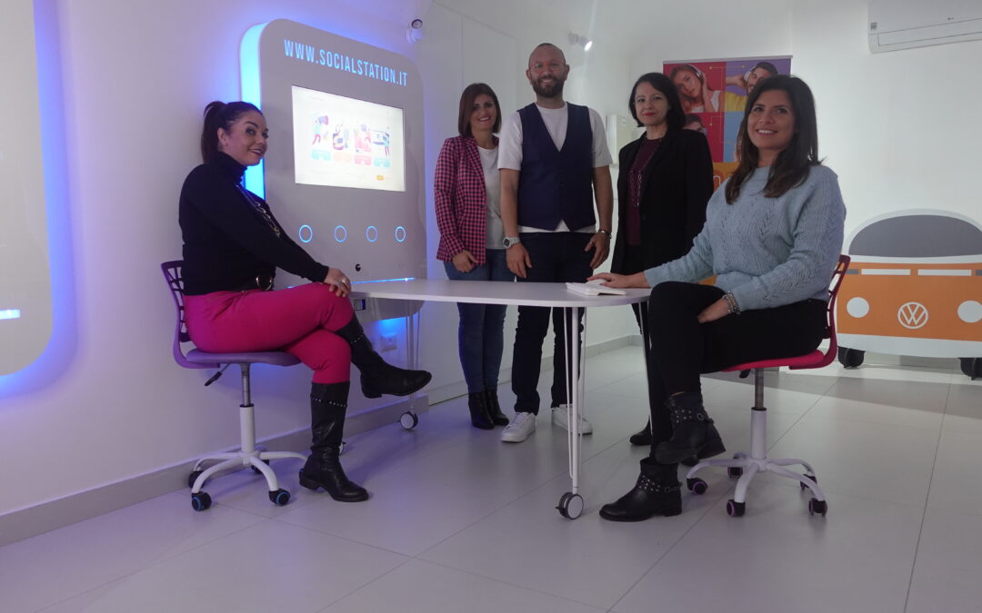 Cooperativo, motivato, affidabile, comunicativo, innovativo, resiliente.