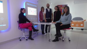 Cooperativo, motivato, affidabile, comunicativo, innovativo, resiliente.