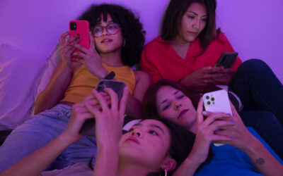 TIKTOK E LO SCROLL CHE DA DIPENDENZA